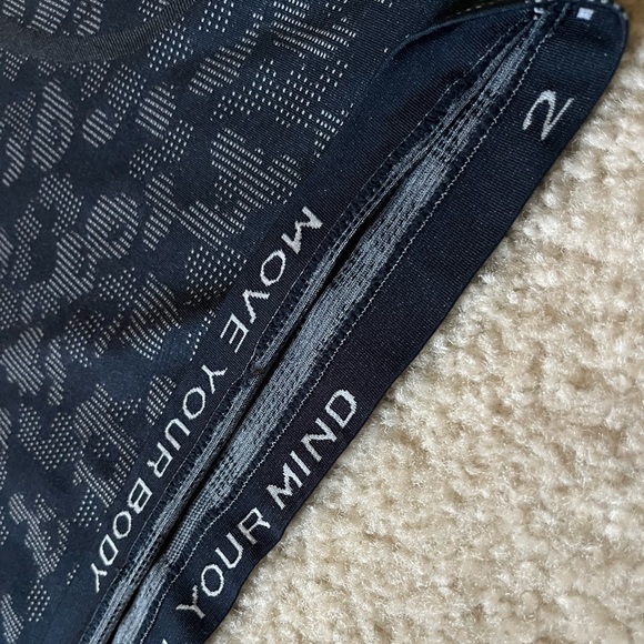 lululemon dappled floral swiftly tech *rare color* - Picture 3 of 5